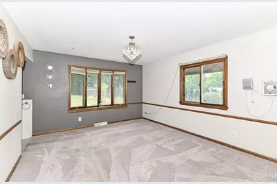21601 W Lochinvar Ln, New Berlin, WI 53146 - Photo 21