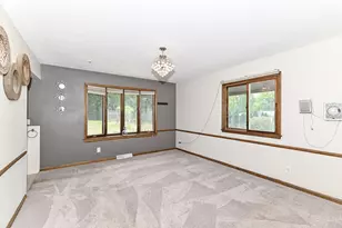 21601 W Lochinvar Ln, New Berlin, WI 53146 - Photo 21