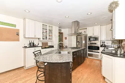 21601 W Lochinvar Ln, New Berlin, WI 53146 - Photo 13