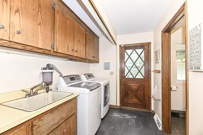 21601 W Lochinvar Ln, New Berlin, WI 53146 - Photo 31