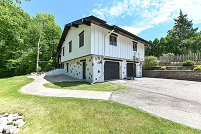 21601 W Lochinvar Ln, New Berlin, WI 53146 - Photo 41