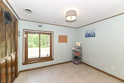 21601 W Lochinvar Ln, New Berlin, WI 53146 - Photo 35