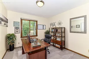 21601 W Lochinvar Ln, New Berlin, WI 53146 - Photo 25