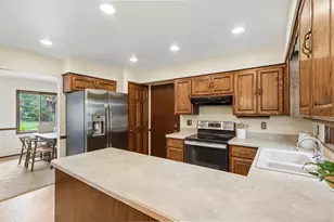S72W16171 Edith Ct, Muskego, WI 53150 - Photo 17