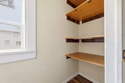 1006 E Land Pl, Milwaukee, WI 53202 - Photo 13