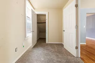 1006 E Land Pl, Milwaukee, WI 53202 - Photo 17