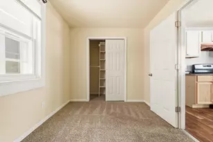 1006 E Land Pl, Milwaukee, WI 53202 - Photo 15