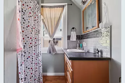 1006 E Land Pl, Milwaukee, WI 53202 - Photo 23