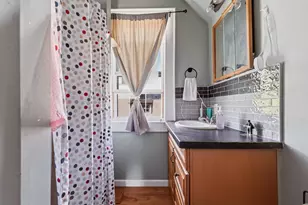 1006 E Land Pl, Milwaukee, WI 53202 - Photo 23