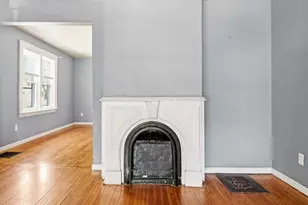 1006 E Land Pl, Milwaukee, WI 53202 - Photo 5