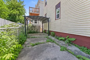1006 E Land Pl, Milwaukee, WI 53202 - Photo 25