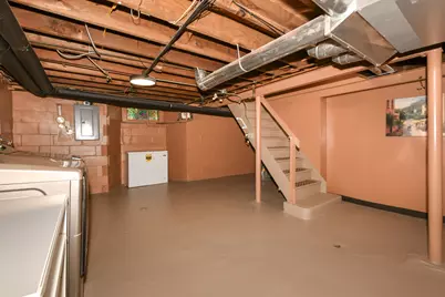 11941 W Howard Ave, Greenfield, WI 53228 - Photo 29