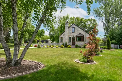 11941 W Howard Ave, Greenfield, WI 53228 - Photo 47