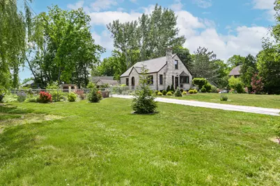 11941 W Howard Ave, Greenfield, WI 53228 - Photo 43