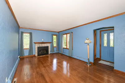 11941 W Howard Ave, Greenfield, WI 53228 - Photo 7