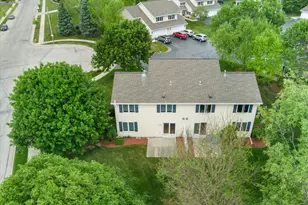 1057 Fleetfoot Dr, Waukesha, WI 53186 - Photo 37