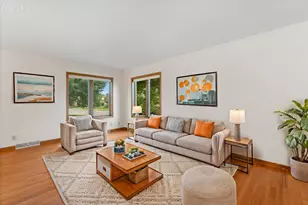 1057 Fleetfoot Dr, Waukesha, WI 53186 - Photo 3