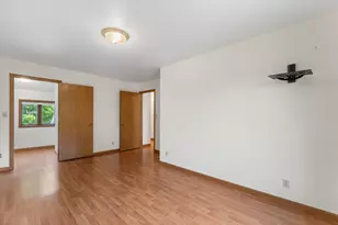 1057 Fleetfoot Dr, Waukesha, WI 53186 - Photo 21