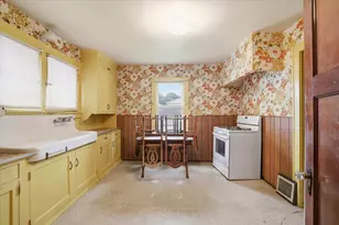 1607 S 55th St, West Milwaukee, WI 53214 - Photo 7