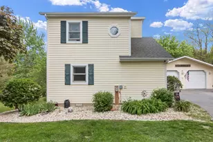 W5838 Mariner Hills Ct, La Grange, WI 53121 - Photo 5