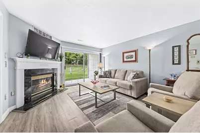 652  Pewaukee Rd #A, Pewaukee, WI 53072 - Photo 5