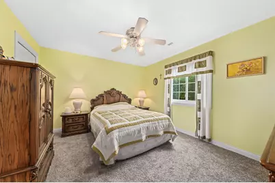 652  Pewaukee Rd #A, Pewaukee, WI 53072 - Photo 9