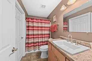 652 Pewaukee Rd, Pewaukee, WI 53072 - Photo 13