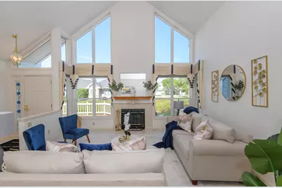 14142 W Waters Way, New Berlin, WI 53151 - Photo 7