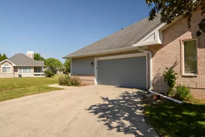 14142 W Waters Way, New Berlin, WI 53151 - Photo 21
