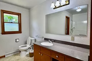 921 Robins Ln, Mukwonago, WI 53149 - Photo 3