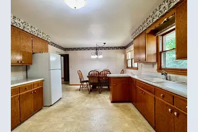 921  Robins Ln, Mukwonago, WI 53149 - Photo 13