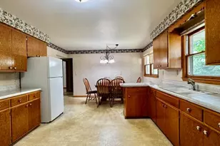 921 Robins Ln, Mukwonago, WI 53149 - Photo 13