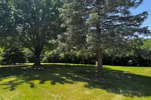 921 Robins Ln, Mukwonago, WI 53149 - Photo 25