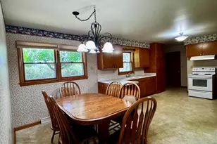 921 Robins Ln, Mukwonago, WI 53149 - Photo 11