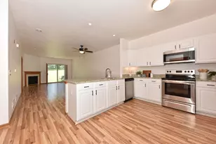 1522 Iroquois Ave, Grafton, WI 53024 - Photo 5