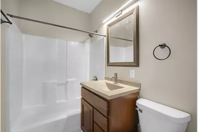 2321 S 19th St, Milwaukee, WI 53215 - Photo 11