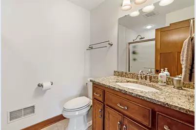250 E Laurel Cir, Delafield, WI 53018 - Photo 25