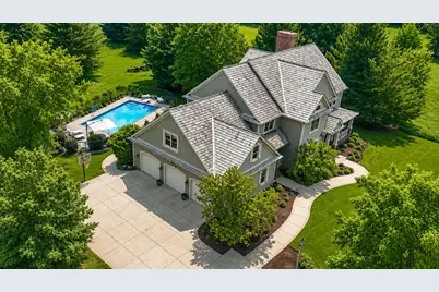 250 E Laurel Cir, Delafield, WI 53018 - Photo 47