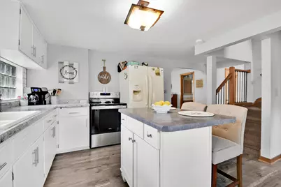 1713  Taylor Ln, West Bend, WI 53090 - Photo 5