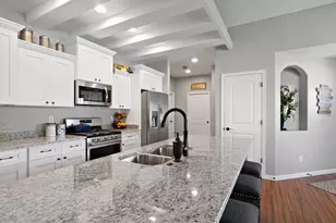 248 Lower Woodford Cir, West Bend, WI 53090 - Photo 21