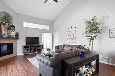 248  Lower Woodford Cir #17, West Bend, WI 53090 - Photo 17