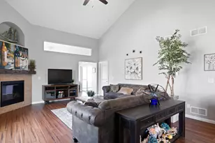 248 Lower Woodford Cir, West Bend, WI 53090 - Photo 17
