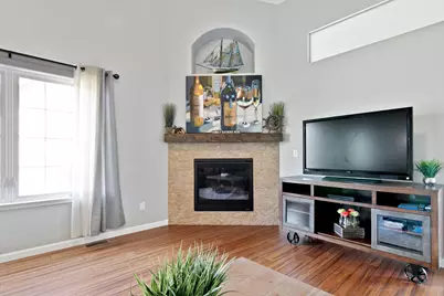 248  Lower Woodford Cir #17, West Bend, WI 53090 - Photo 15