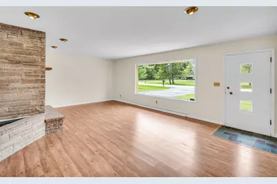 11240 N Valley Dr, Mequon, WI 53092 - Photo 5