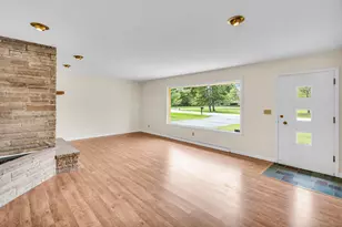 11240 N Valley Dr, Mequon, WI 53092 - Photo 5