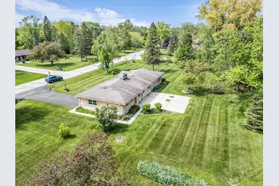 11240 N Valley Dr, Mequon, WI 53092 - Photo 25