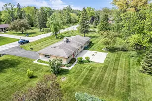 11240 N Valley Dr, Mequon, WI 53092 - Photo 25