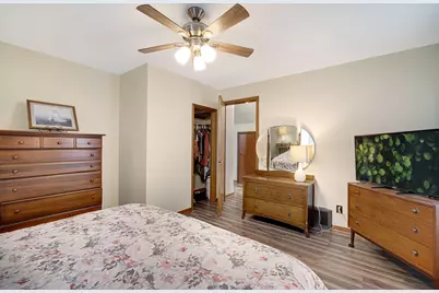 2144 S 98th St, West Allis, WI 53227 - Photo 15