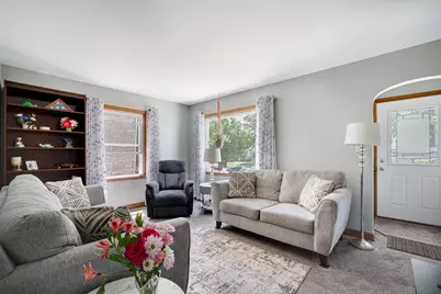 2144 S 98th St, West Allis, WI 53227 - Photo 3