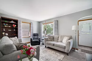 2144 S 98th St, West Allis, WI 53227 - Photo 3
